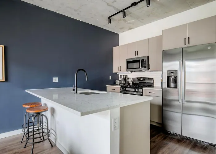 River North 1br W Outdoor Pool 1 Block To L Chi-1035 Chicago