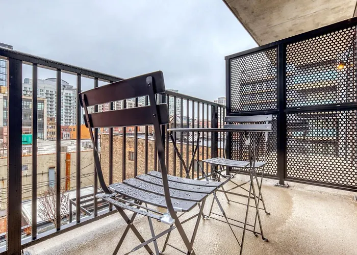 Apartamento River North 1br W Outdoor Pool 1 Block To L Chi-1035